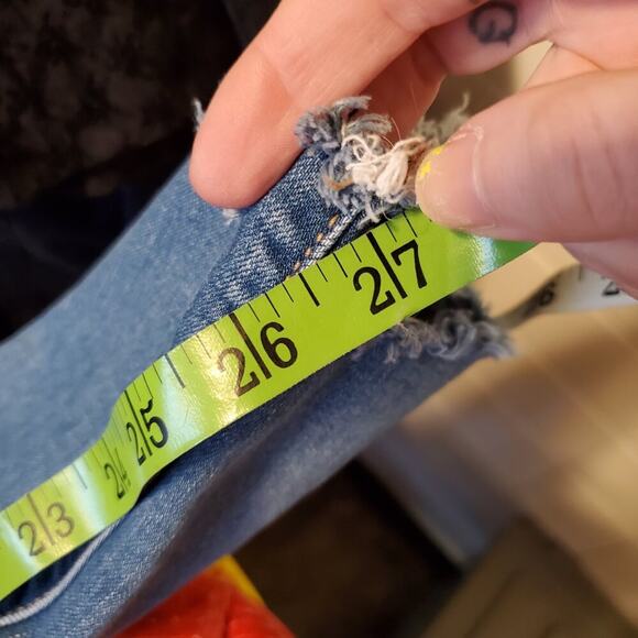 American Eagle Heavily Distressed Stretch Skinny Jeans Distressed Medium Wash - Picture 12 of 12